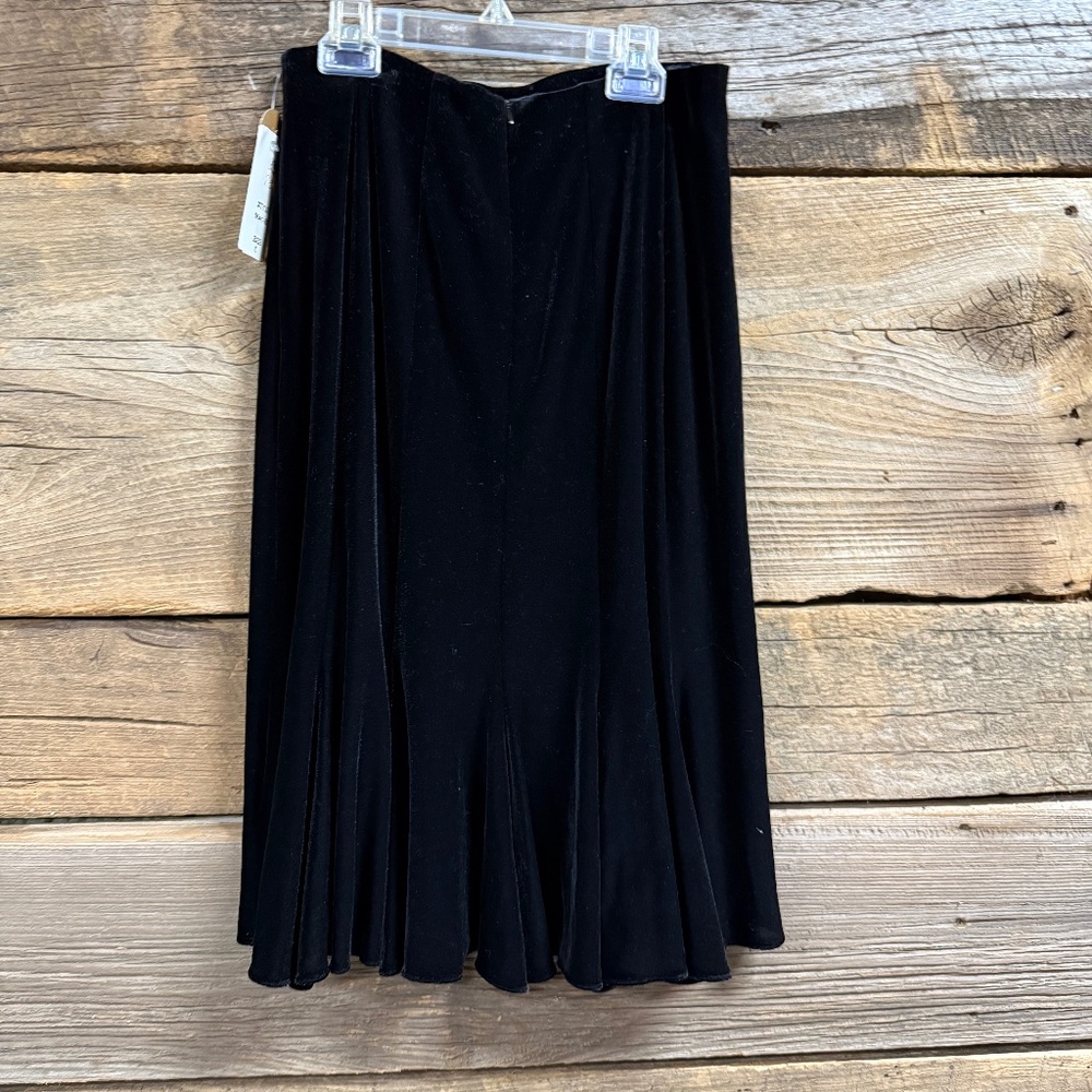 NWT Alli Y velvet skirt, black, size 6‎ - Picture 1 of 3